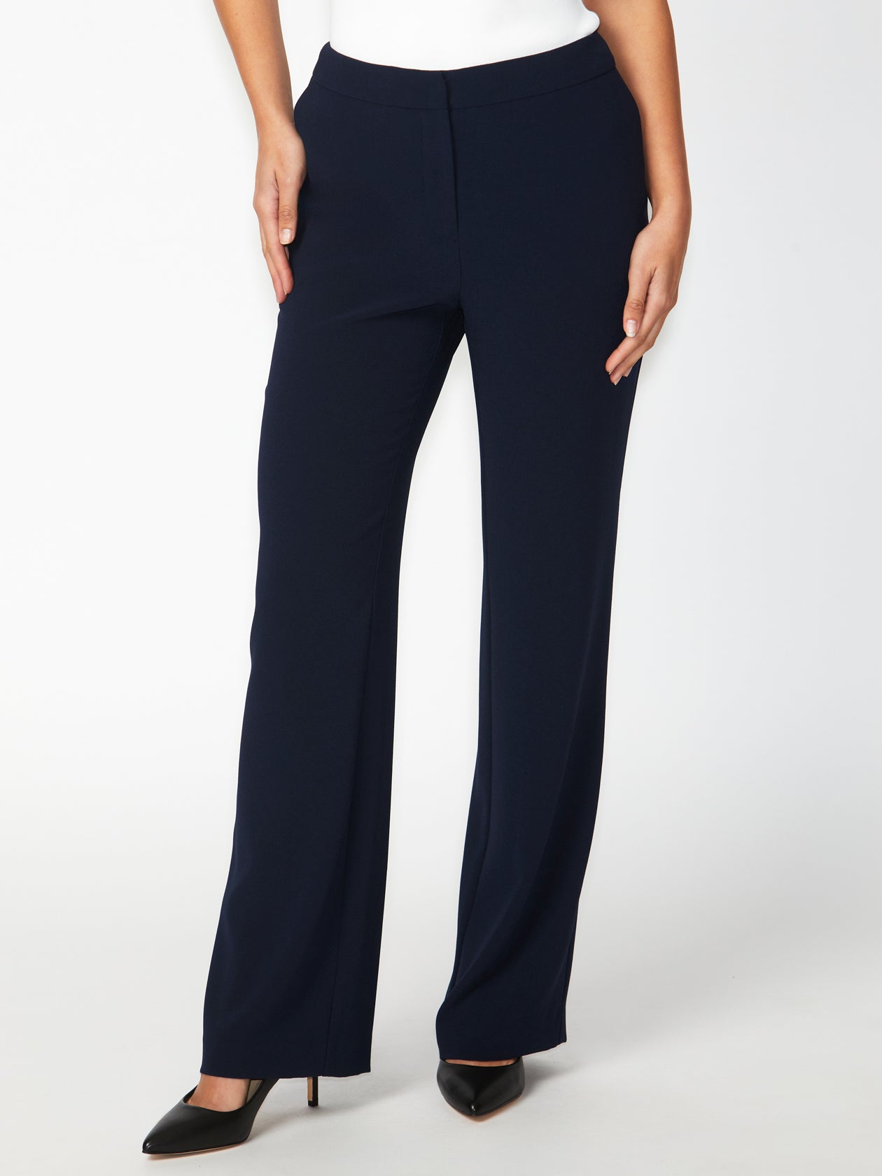 Women's Crepe Straight Leg Pant in Navy | Lola