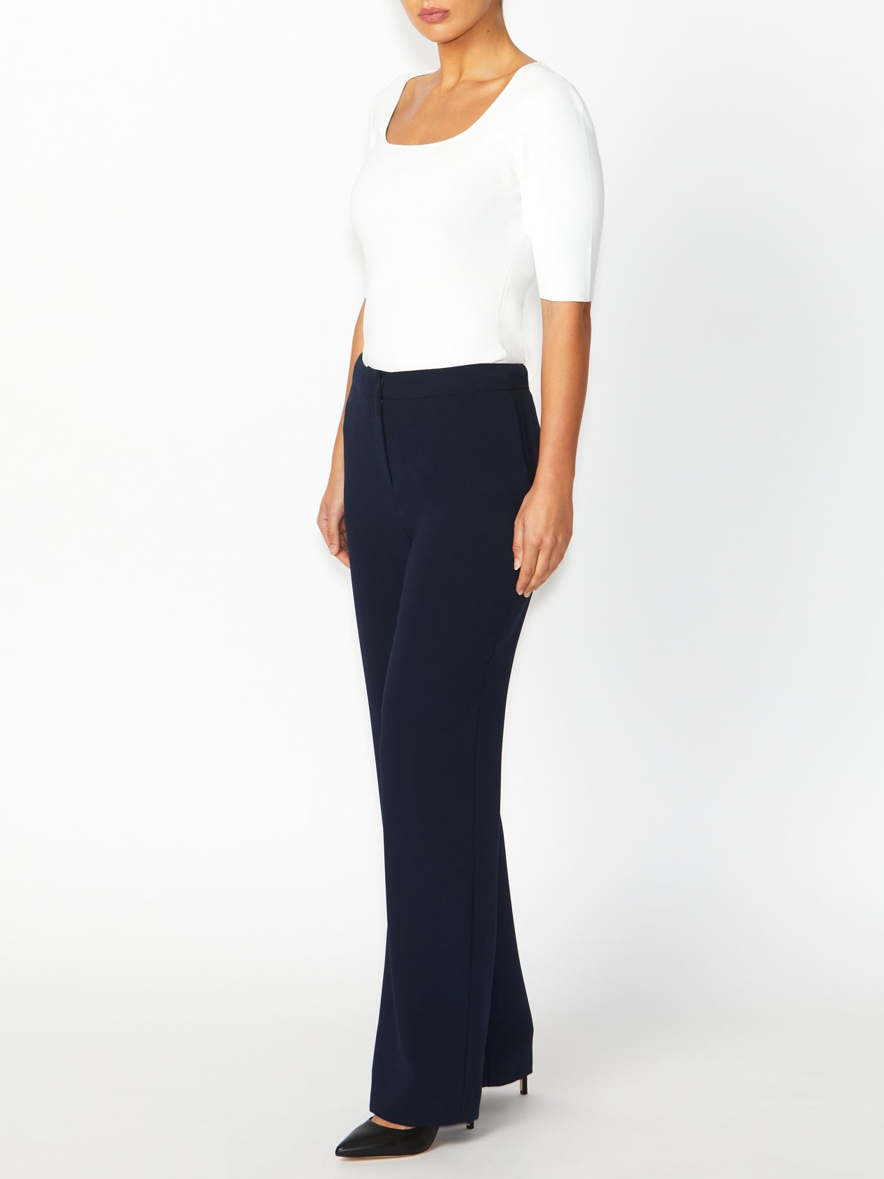 Women's Crepe Straight Leg Pant in Navy | Lola