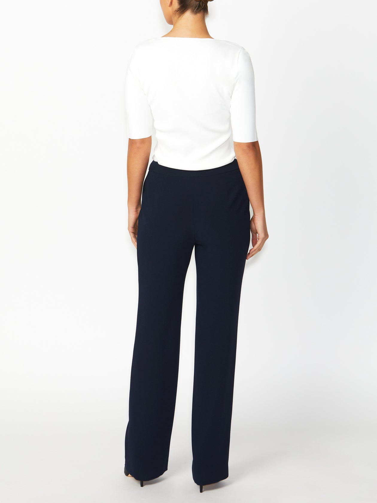 Women's Crepe Straight Leg Pant in Navy | Lola