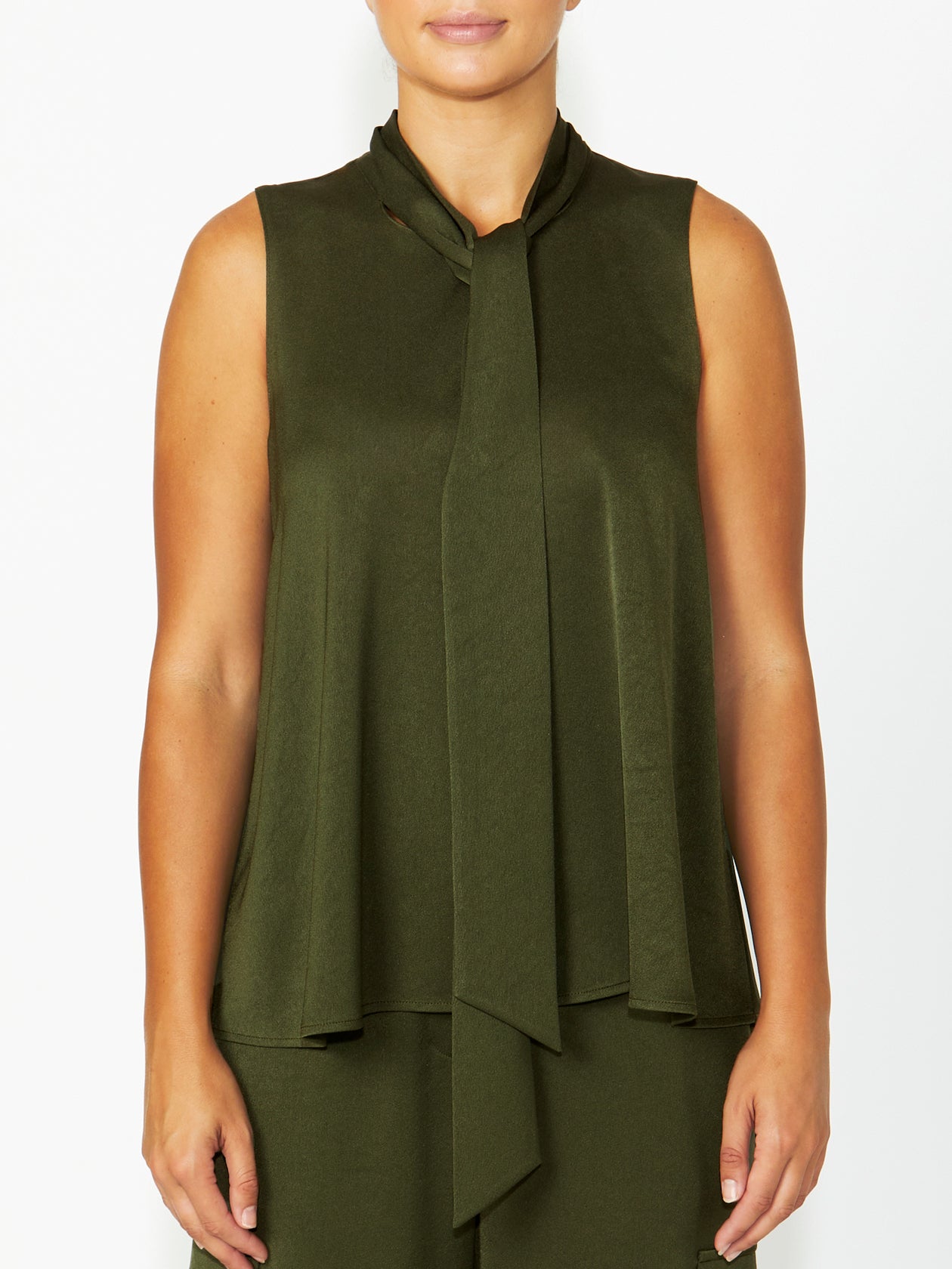 Women's Crepe Easy Fit Top in Green | Claudia