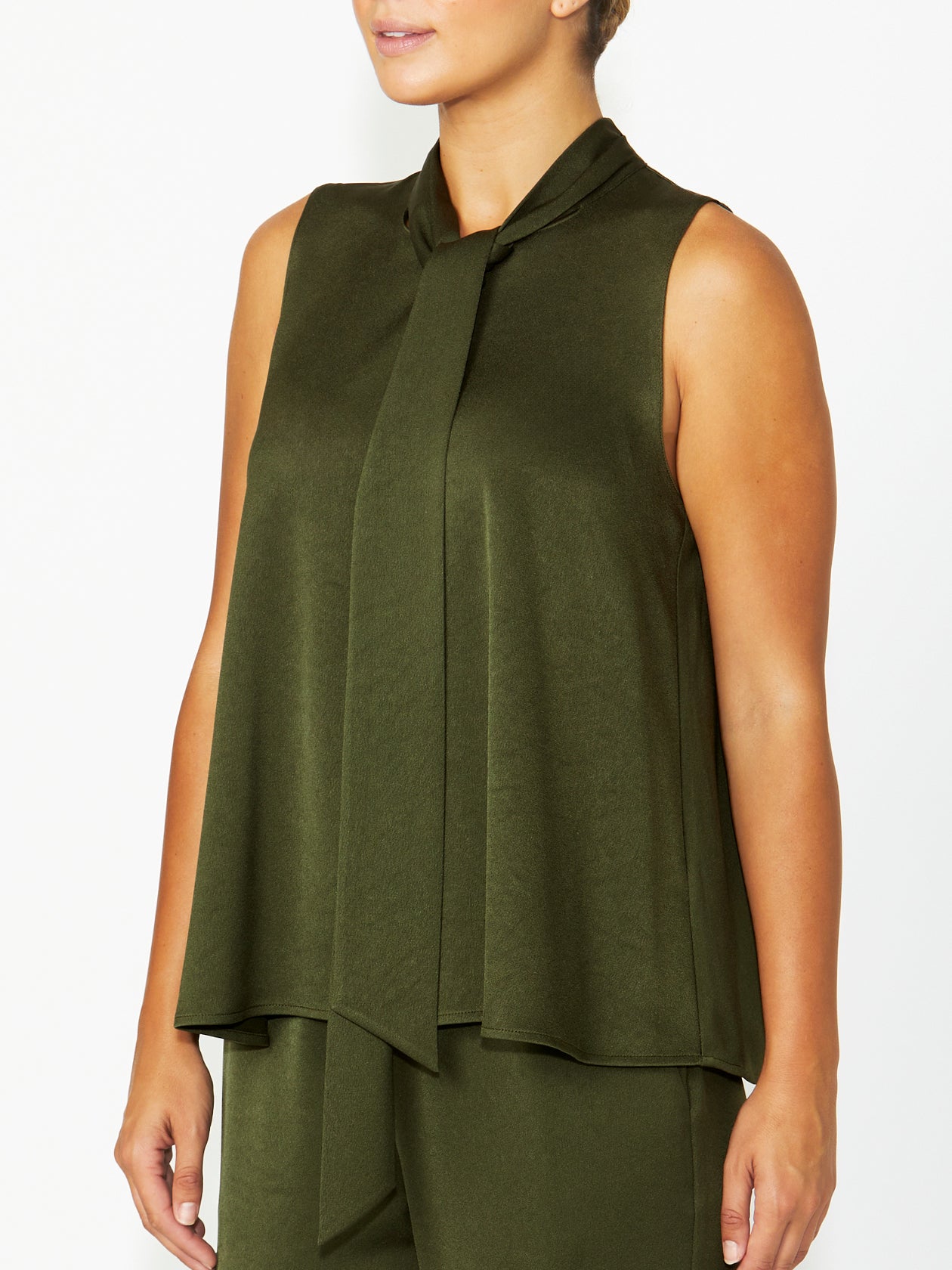 Women's Crepe Easy Fit Top in Green | Claudia