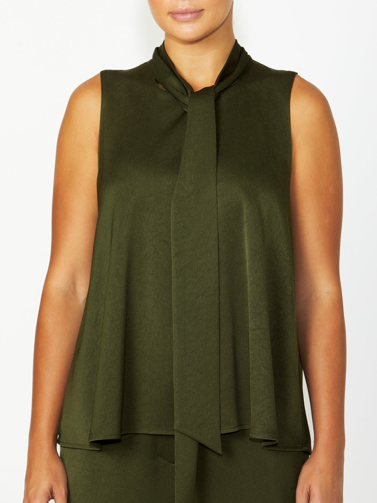 Women's Crepe Easy Fit Top in Green | Claudia