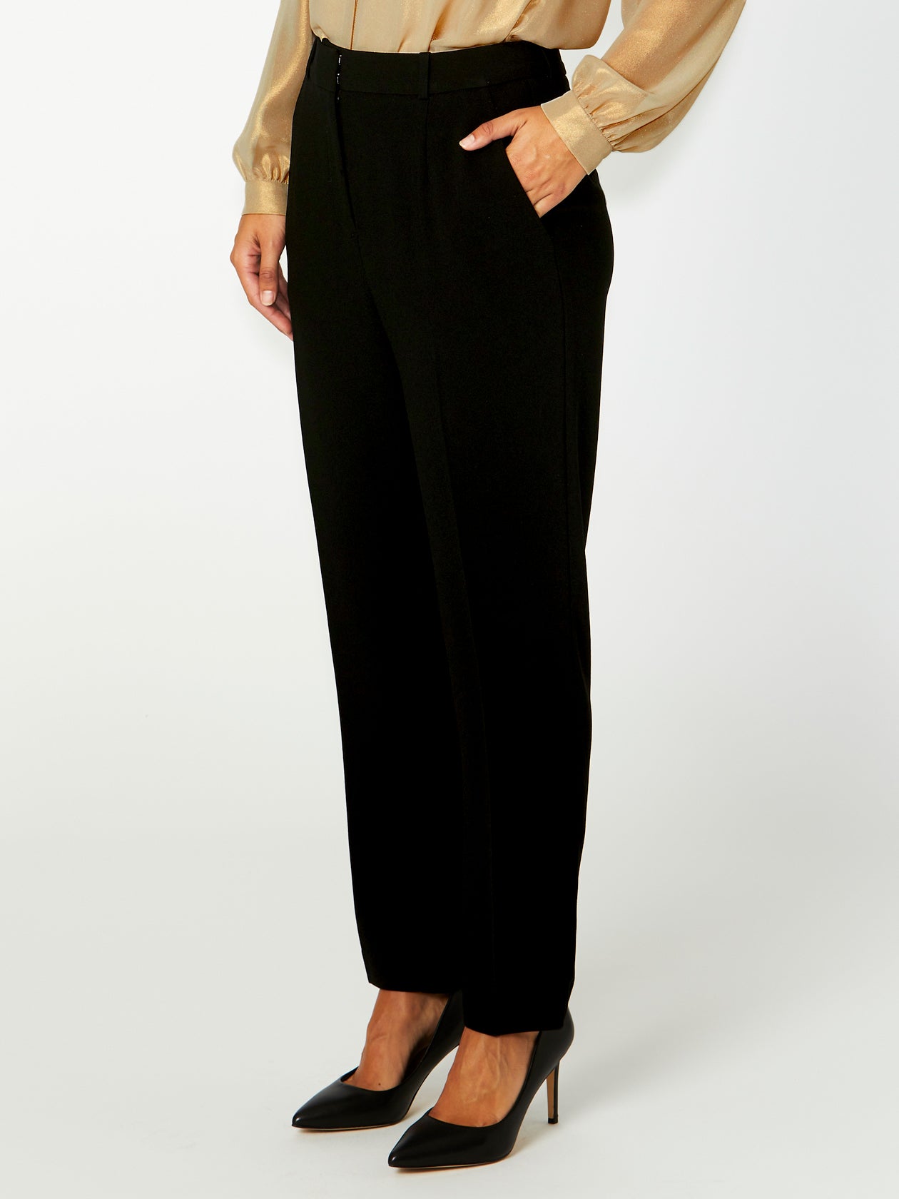 Women's Crepe Straight Leg Pant in Black | Dulce